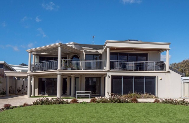 Ocean View Executive Holiday Home