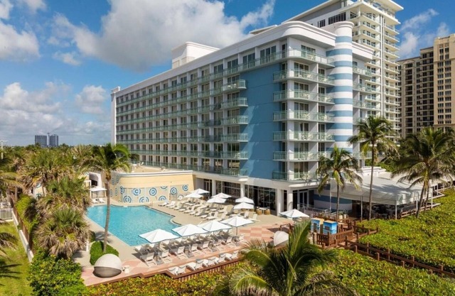 Ocean View Haven! Beach Access, Outdoor Pool, Bike Rental! 4 Units