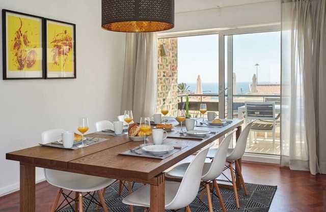 Ocean View II - sleeps 6, great location!