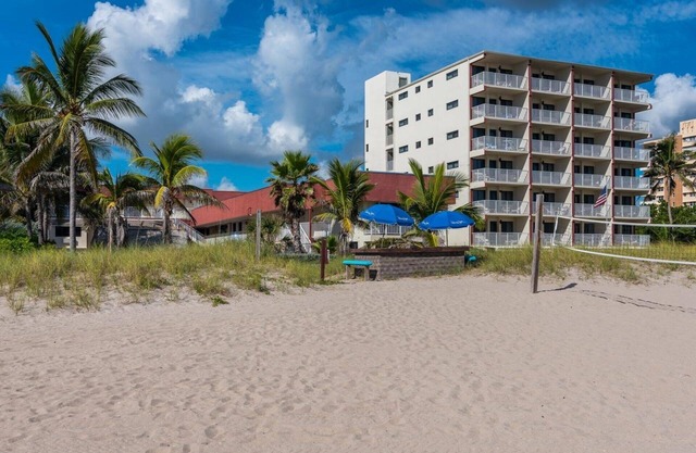 Ocean View One Bedroom Condo, Pompano Beach 2811447