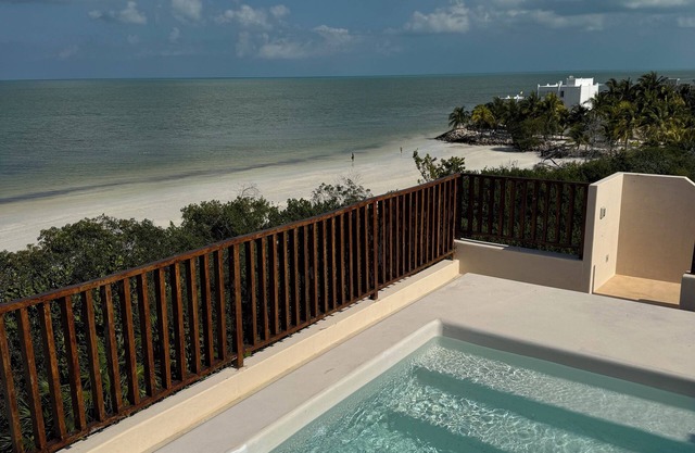 Ocean View Penthouse with Rooftop & Plunge Pool - B301
