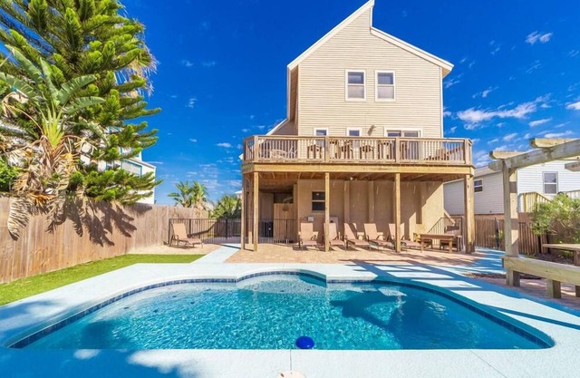 Ocean Views ~ Heated Pool ~ Sleeps 16