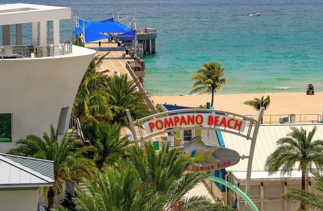 Oceanfront 2 bedroom 2 bath Duplex! This lovely resort is a vacation paradise!