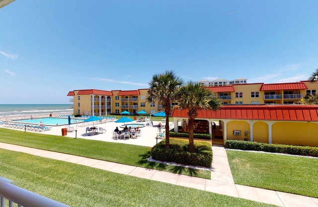 Oceanfront 2BR/2BA Condo,Direct Beach Access, Pool, Point East, New Smyrna Beach