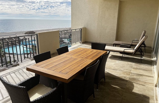 Oceanfront 3 bedroom Luxury Condo!