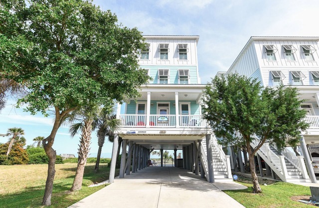 Oceanfront 8 BR Beach House with a Heated Private Pool! The Emerald