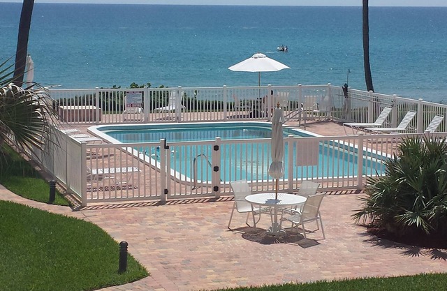 Oceanfront Condominium in Great Location (Delray Beach)