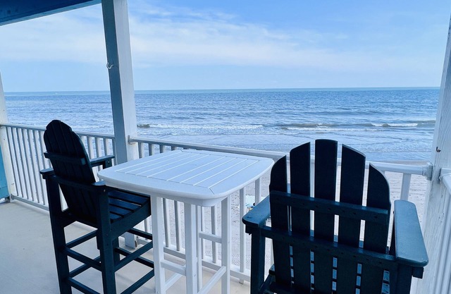 Oceanfront End Unit Condo with Pool-Riggings D2
