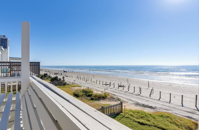 Oceanfront Home w/Deck & Views in Galveston!