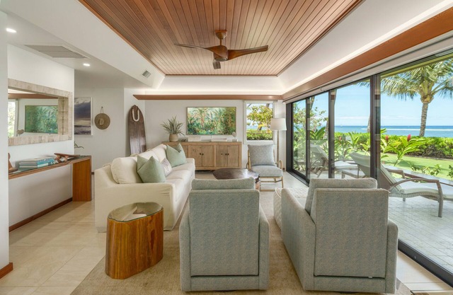 Oceanfront luxury 3bd condo on Baby Beach