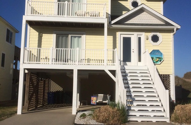 Oceanfront, Pool, Hot Tub, 6 Bedrooms, 5 & 1/2 Baths, Handicap Chair Lift, MP10