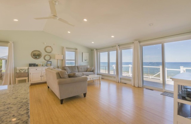 Oceanfront Property with AC in Scorton Shores