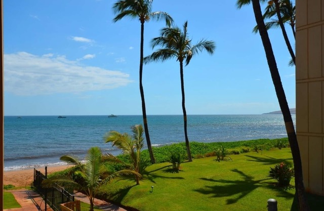 OCEANFRONT RESORT - 5* LUXURY 2BED/2BATH Kihei Sands Beachfront Condos - B11