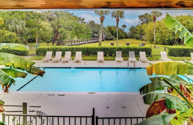 Oceanfront Shipwatch #101 Pool + Boardwalk on East Beach