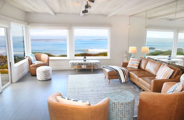 Oceanfront Stay Near Cambria & Beaches 2 En-Suites