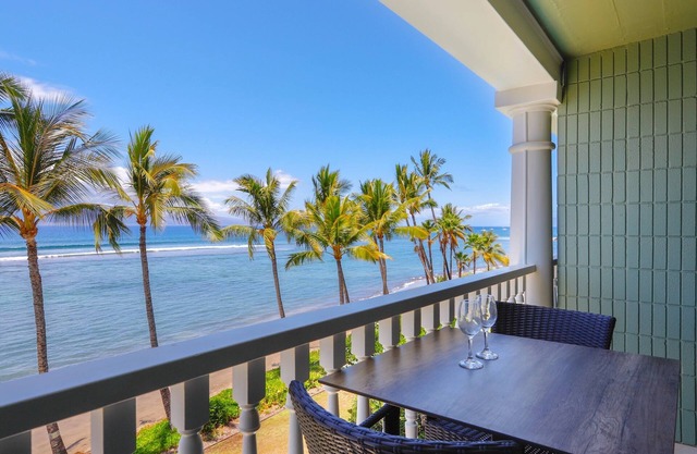 Oceanfront Studio at Lahaina Shores 417 – Pool, Spa & Stunning Sunset Views