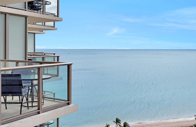 OCEANFRONT SUITE Regal Bal Harbour