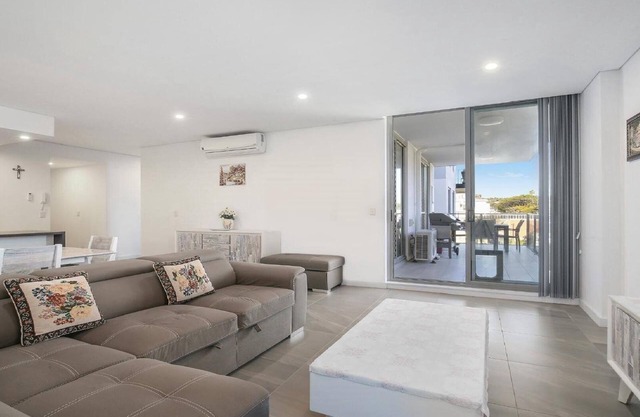 OCEANS EDGE #19 | Short walk to beach , shops and cafes | Accom Holidays