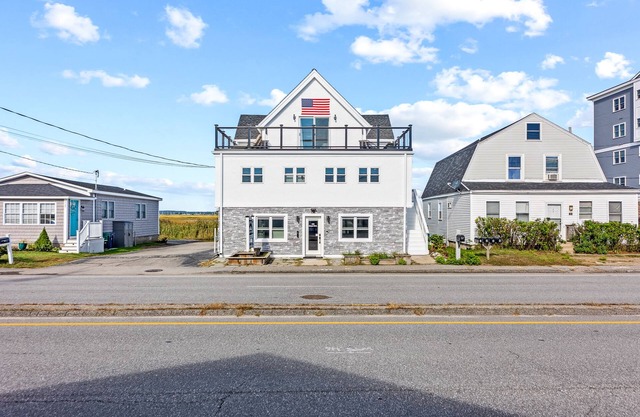 Oceanside Hampton Beach Property