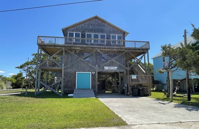 Oceanside in Frisco you will find Hatteras Hideway is just 3 lots back from the ocean!