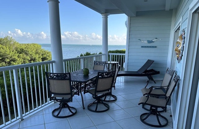 'Oceanside Oasis' Direct Ocean Views & 3 BR'S