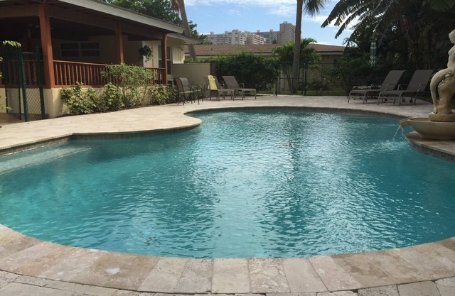 Oceanside Mist Apts: Heated Pool , Hot Tub & Tiki Bar!-Rockefeller Suite