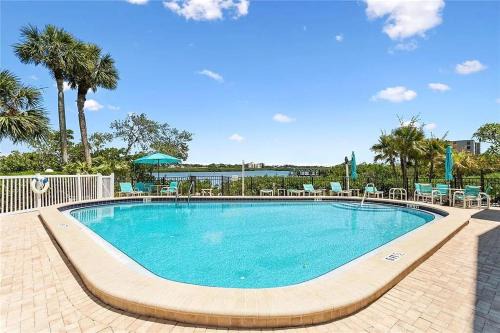 Oceanview Beach Retreat - Pool & Game Room - Steps to Beach - Sleeps 8