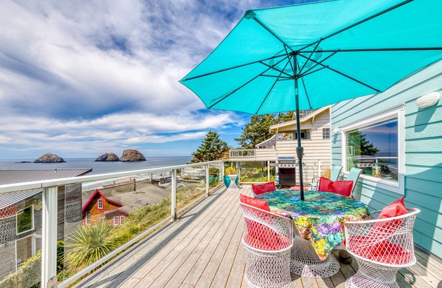 Oceanview Group Getaway in Prime Beachside Location