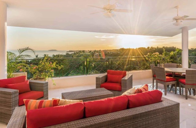 OceanView PH+Chef+Concierge+Golf Cart