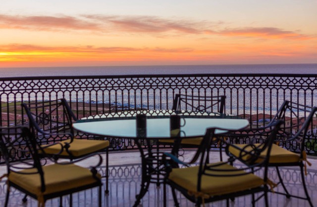 Oceanview, Private Jacuzzi, Golf Resort Walk to Beach