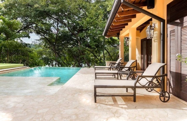 Oceanview Spanish Revival Villa, Private Pool, Above the Bay - Casa Pelicano