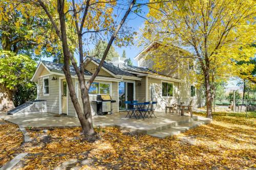 Off the Rails in Palisade Wine Country Retreat!