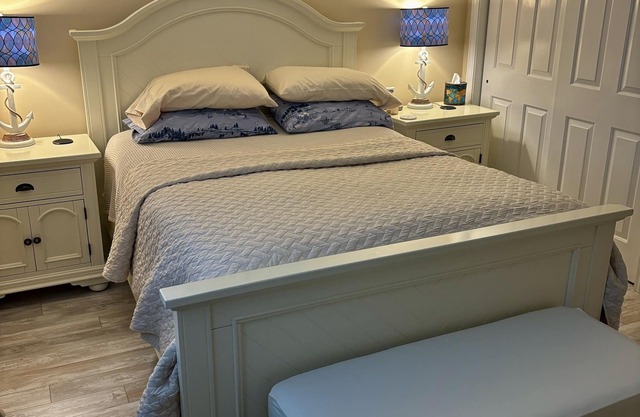 Ogunquit Condo Rental Ocean Towers! Wifi! Pool at complex! Walk2Beach!
