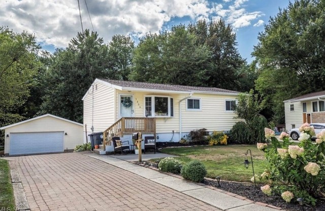 Ohio Towpath Paradise Luxury Canal-Side 3BR Pet-Friendly Near DT Akron!