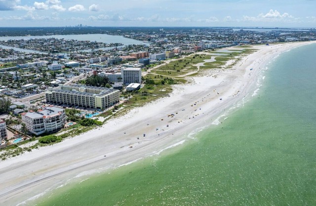 Olas Oasis - Cozy T.I. Beach Getaway