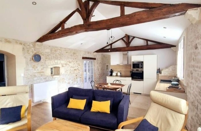 Old 18th century stable for 4 people