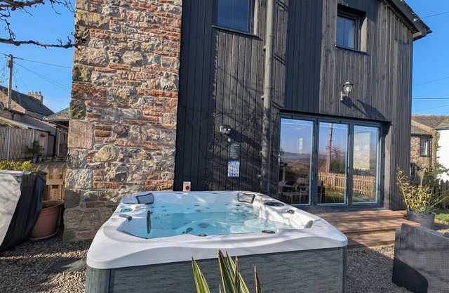 Old Brewery BarnnStunning spacious barn, near Ullswater & Pooley Bridge