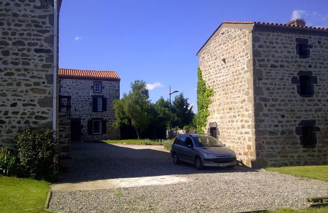 Old farmhouse with panoramic view of nature, lakes and volcanoes
