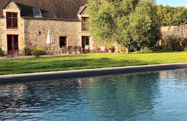 Old house with swimming pool near St Malo