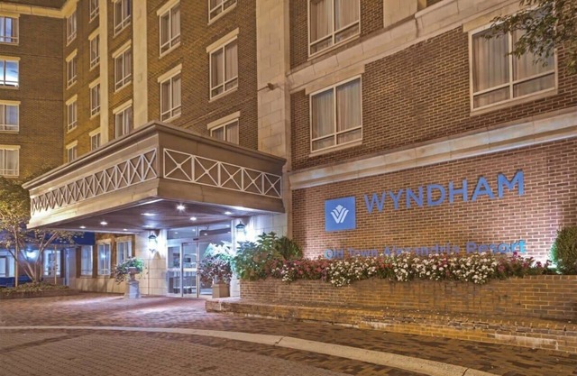 Old Town Alexandria | 1BR/1BA King Bed Suite