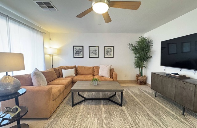 Old Town Scottsdale/4 Bedroom House