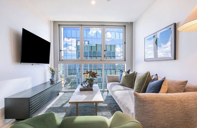 Oliva on Brookes Chic Inner City Escape with Pool