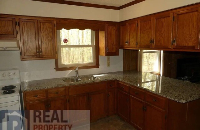 On 5 acre 55 minutes to Carolina Panthers. A2 acer field for 4 wheeler track.