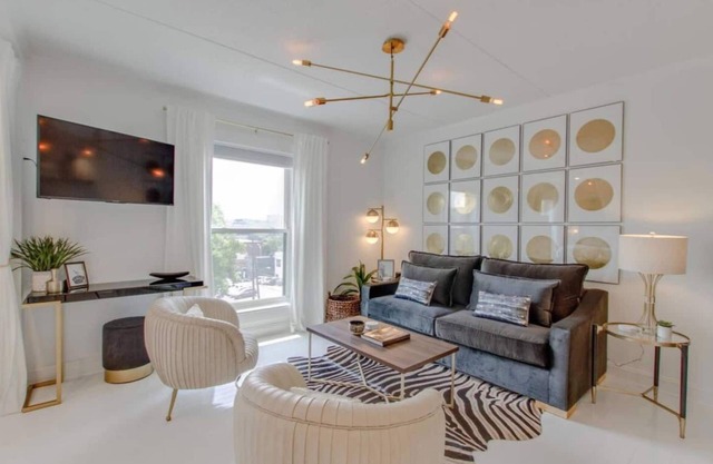 On Music Row, this condo is walkable to Demonbruen, The Gulch, Midtown, Lower Broadway, and Vandy.