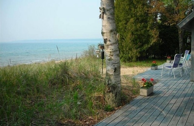 ON THE BEACH, Borders Whitefish Dunes State Park. Best Location in Door County