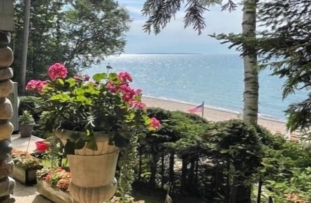 On the Beach right in the heart of Leland!