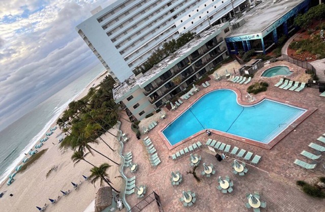 On the Ocean! Amazing Views! 2BD 2BTH in a lovely resort with all the amenities!