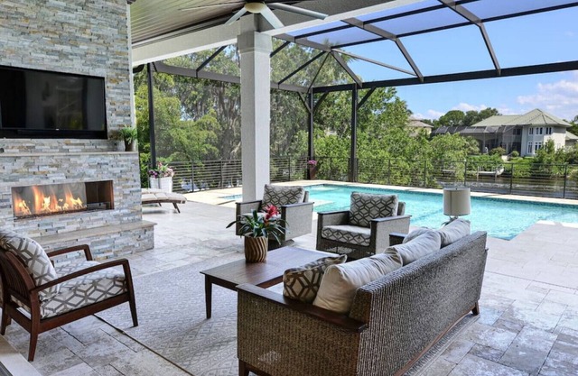 On the River - Gorgeous Coastal Waterfront Home 5 min from Beach