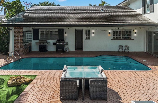 One and Only Villa Monster Pickleball Jacuzzi Pool