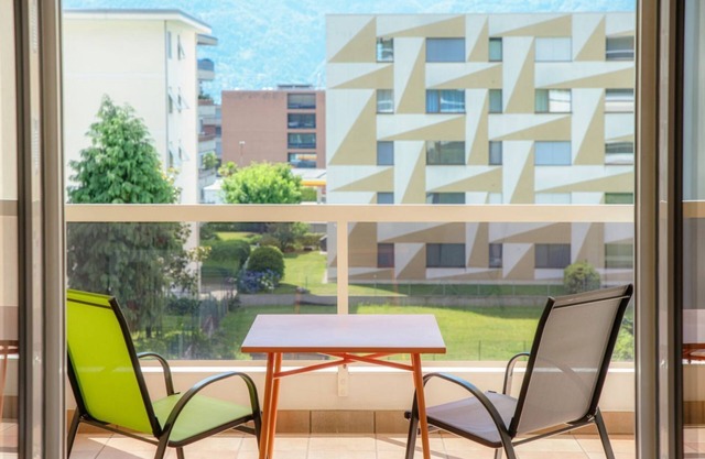 One-bedroom apartment with small terrace 5 min from the centre (MINUSIO)